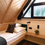 M - Caloroczny Komfortowy Z Kominkiem, Duzym Ogrodem, Miejscem Na Ognisko, Dla 8 Osob 度假居
