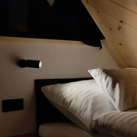 بيت للعطل M - Caloroczny Komfortowy Z Kominkiem, Duzym Ogrodem, Miejscem Na Ognisko, Dla 8 Osob