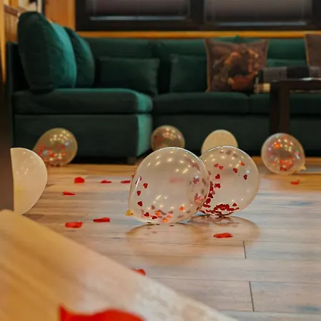 M - Caloroczny Komfortowy Z Kominkiem, Duzym Ogrodem, Miejscem Na Ognisko, Dla 8 Osob بيت للعطل